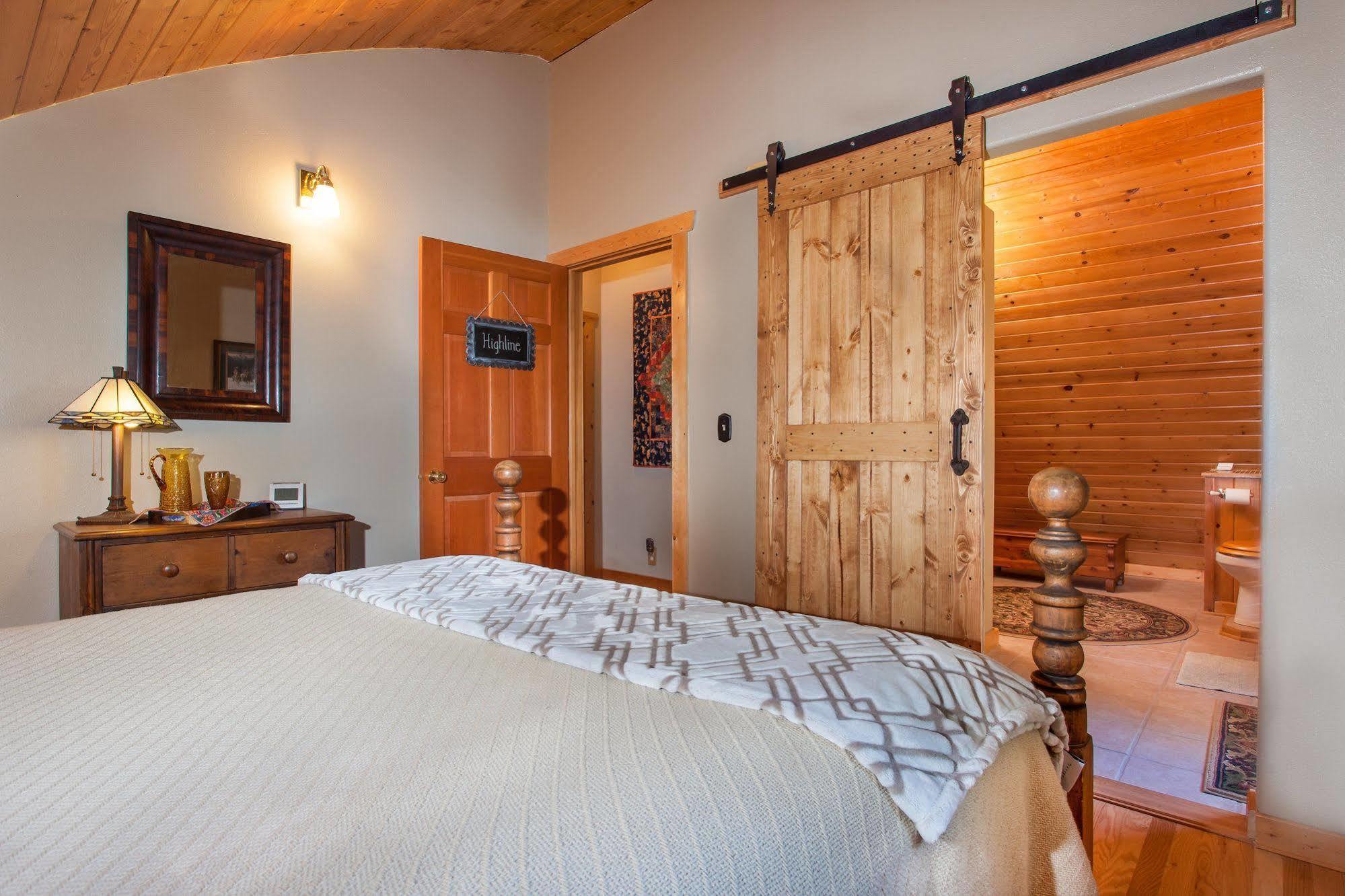 Moss Mountain Inn Колумбия-Фолс Экстерьер фото